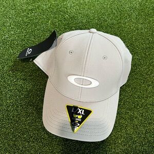 Oakley Golf Fitted Cap